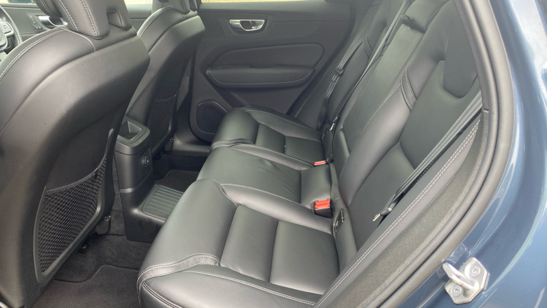 Volvo Xc60 2.0 T8 455 RC PHEV Inscription Pro 5dr AWD Auto Estate